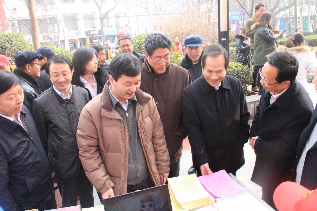 領(lǐng)導(dǎo)蒞臨公司學(xué)雷鋒志... 