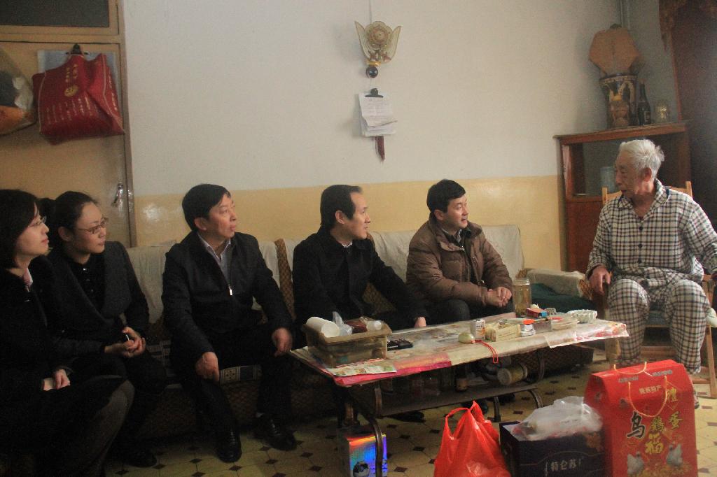 團省委領(lǐng)導(dǎo)在公司領(lǐng)導(dǎo)... 